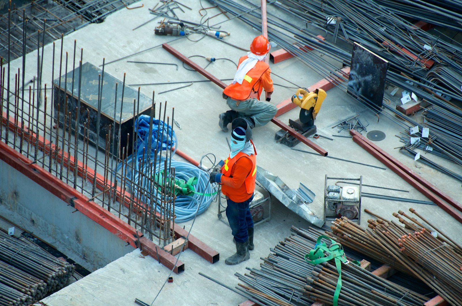 Fachpersonal auf einer Baustelle
